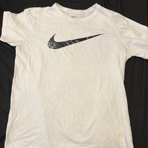 Nike t shirt